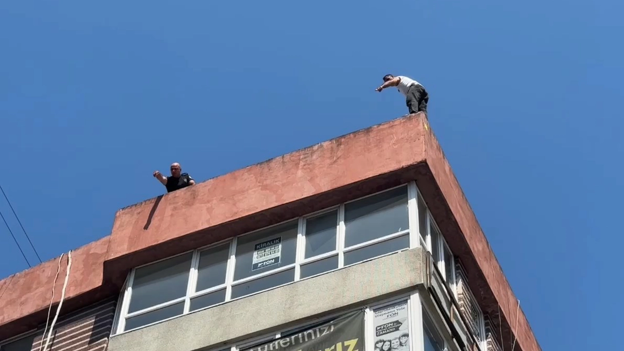 Avcılar'da intihar girişimi: Baygınlık geçirdi, 'bir şeyi yok' denilince binanın çatısına çıktı