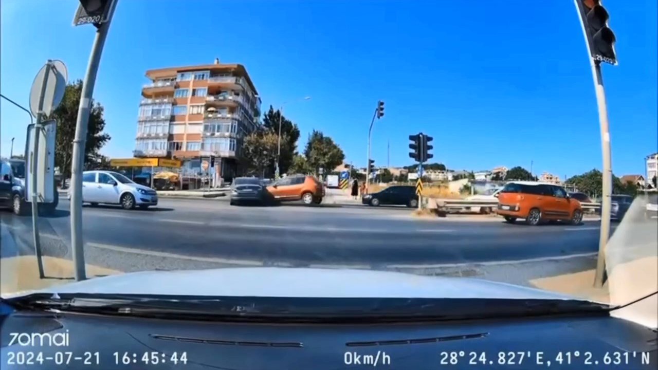 Büyükçekmece'de trafik kazaları kamerada