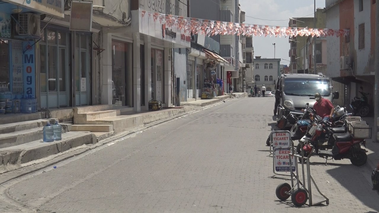 Şırnak'ta sıcaklık 44 dereceyi gördü: Sokaklar bomboş kaldı