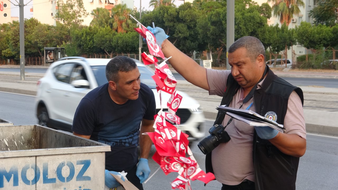 Ekipler harekete geçti: Türk bayraklarını çöpe atanlar araştırılıyor