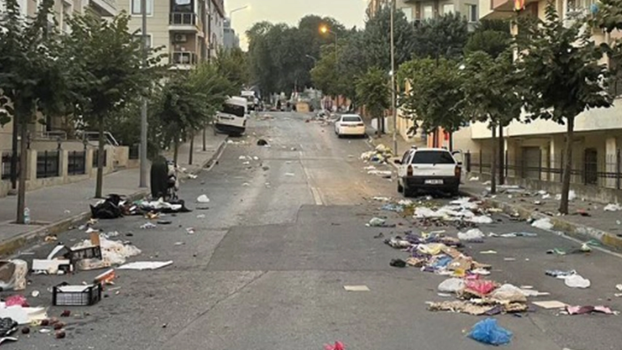 Üsküdar'da sokaktaki çöplerin temizlenmediği iddiasına yalanlama: 'Algı çalışması yapılıyor'