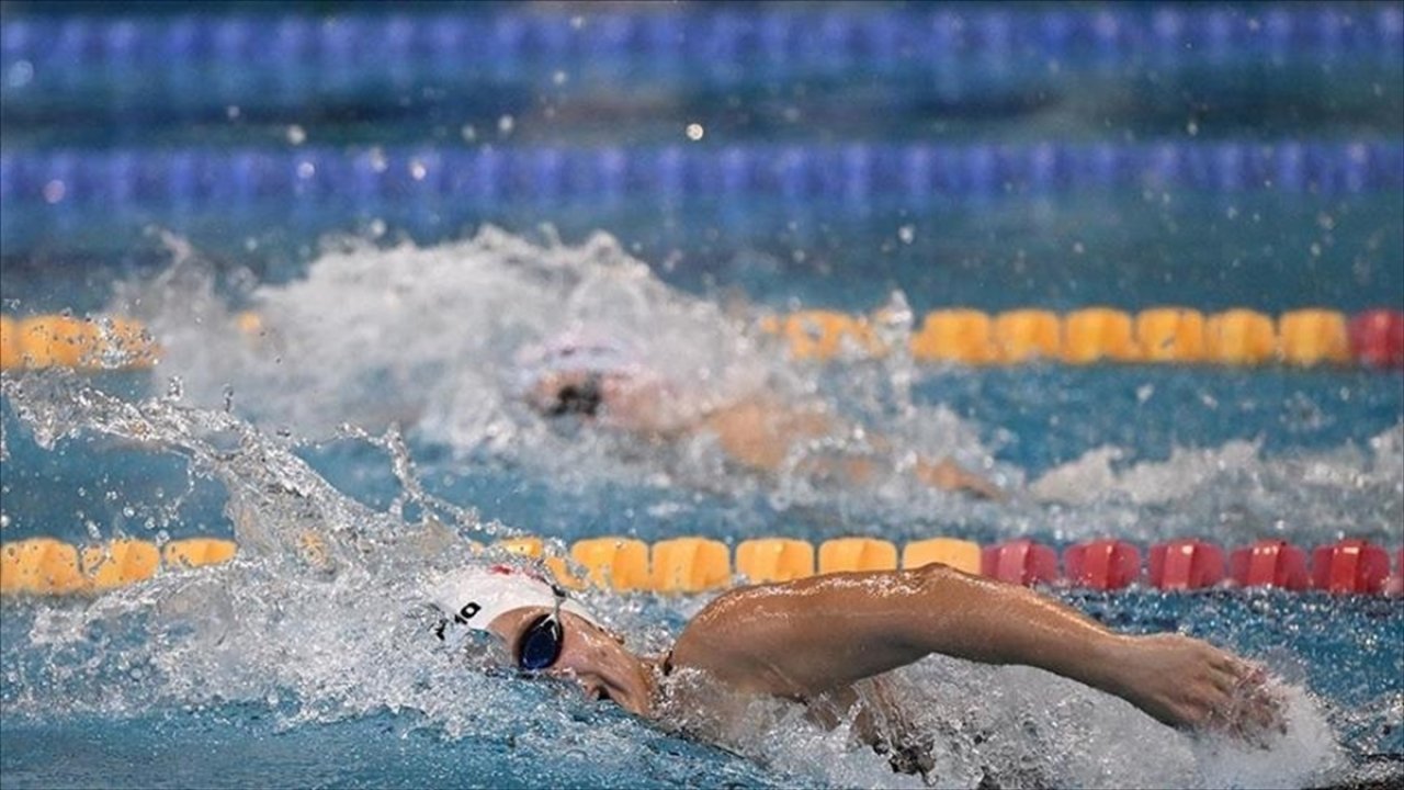 Milli yüzücüler Paris'te "ilk madalya" için kulaç atacak