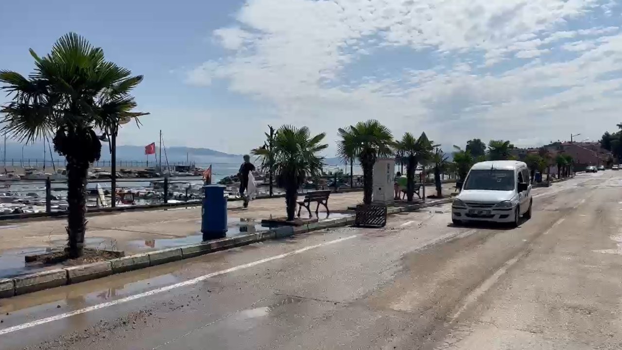 Bursa’da sağanak nedeniyle kapanan yollar açıldı