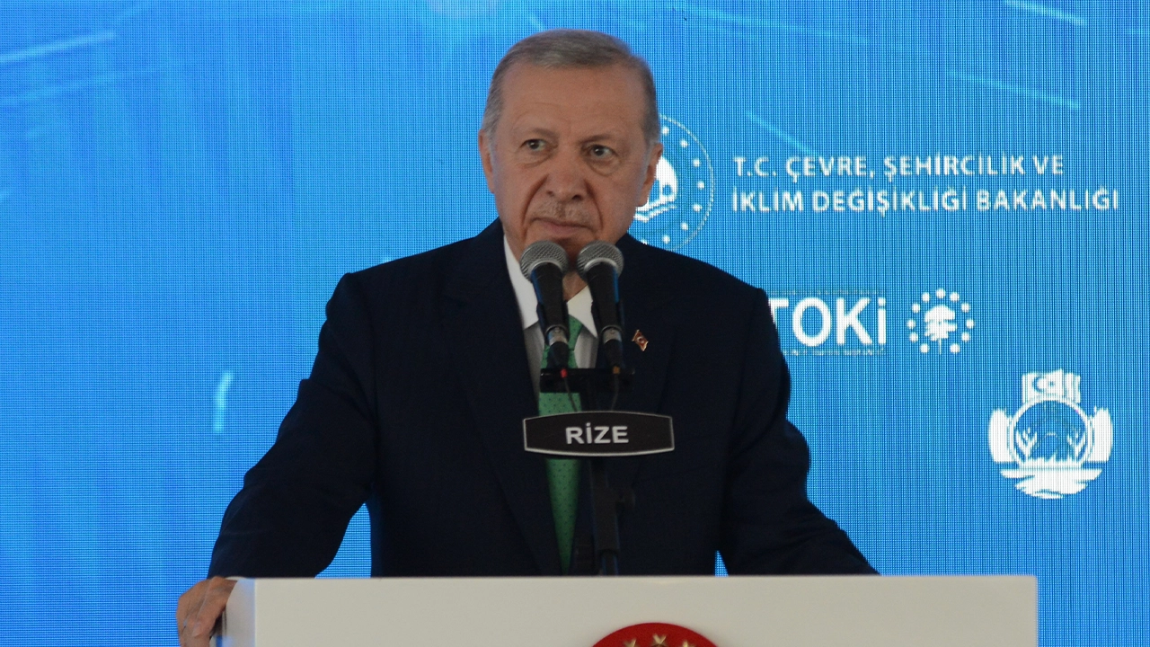 Erdoğan'dan Özgür Özel'e SGK borçları çıkışı: 'Dersine iyi çalışsın, borcunu ödemekten kaçmasın'