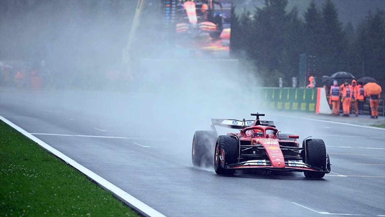 Formula 1 Belçika'da pole pozisyonunu Charles Leclerc elde etti