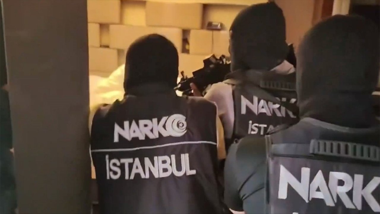 Bakan Yerlikaya duyurdu: Uluslararası seviyede aranan 3 zanlı Türkiye'de yakalandı