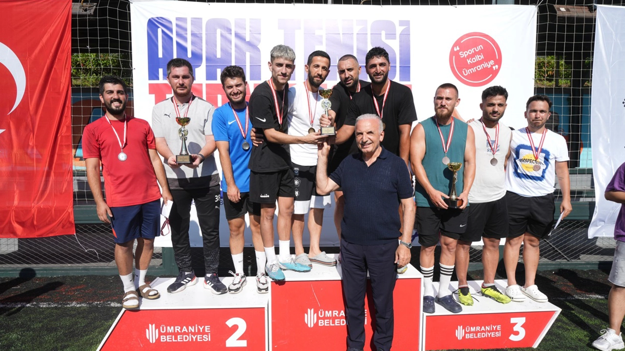 Ümraniye'de Ayak Tenisi Turnuvası'nın şampiyonları belli oldu