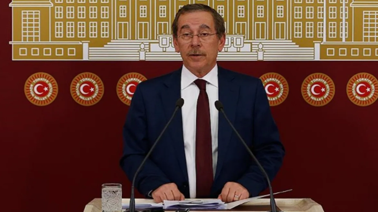 Oğlu anneannesini öldürmüştü...Abdüllatif Şener'den ilk açıklama: 'İşsiz kalmanın sıkıntılarıyla psikolojik sorunlar yaşadı