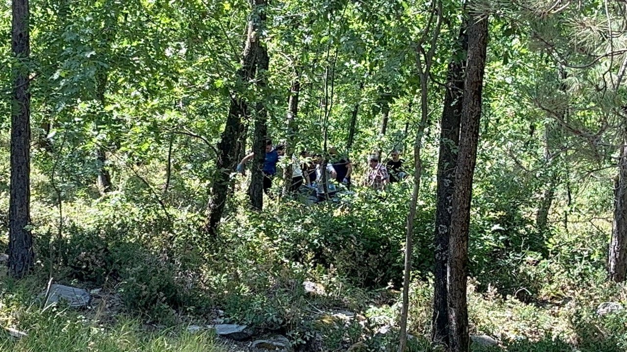 Kıskançlık dehşeti! Kaçırdığı eski kız arkadaşını ormanda bacaklarından vurup, intihar etti