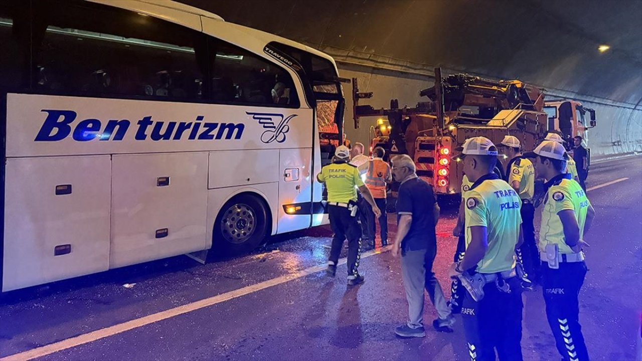 Kocaeli Anadolu Otoyolu'nda zincirleme kaza!