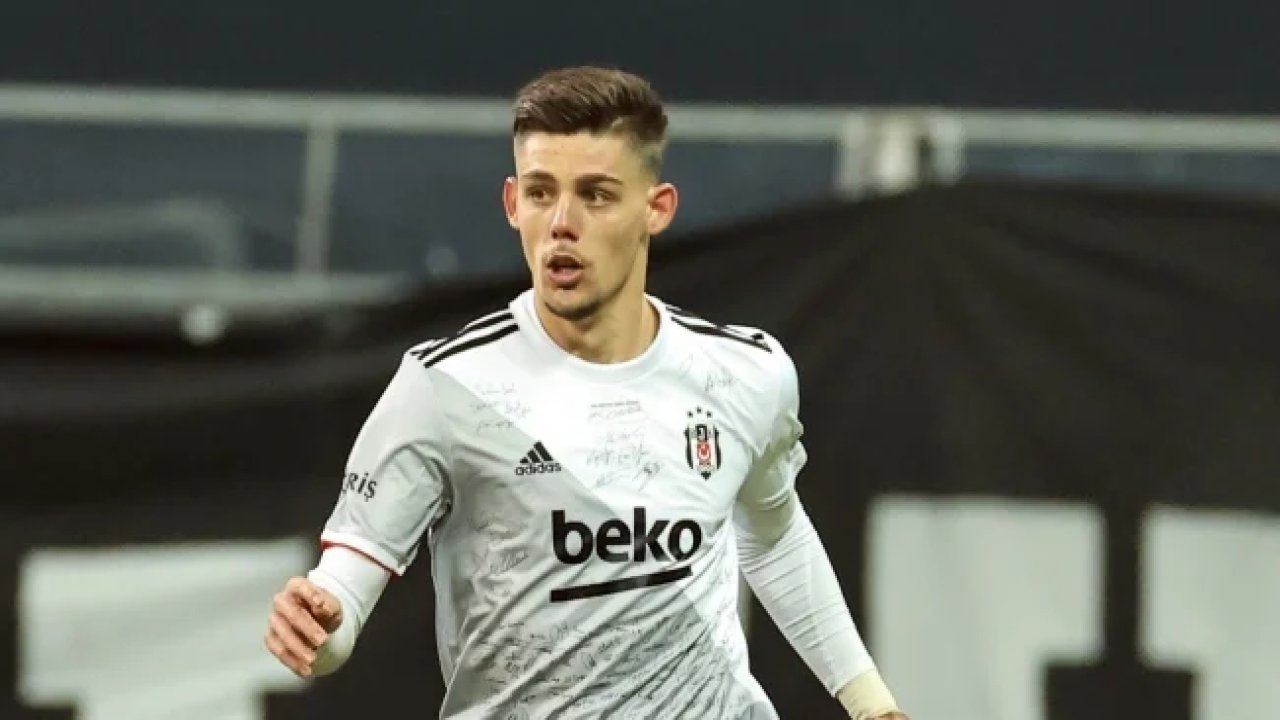 Beşiktaş, defans oyuncusu Montero ile yollarını ayırdığını duyurdu