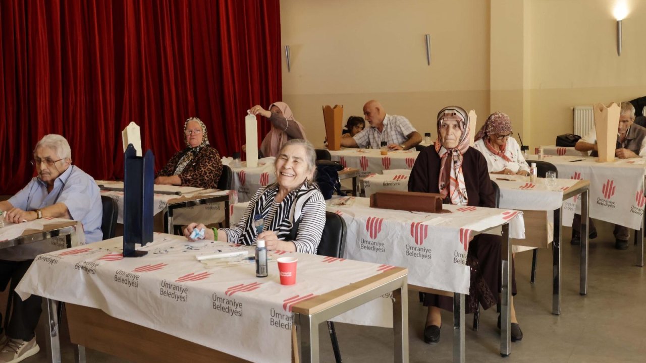 Ümraniye'de yaşlılara özel ahşap boyama etkinlikleri