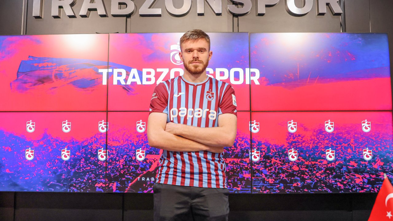 Trabzonspor’da yeni transfer Batagov için imza töreni