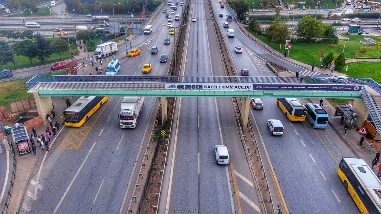 İstanbul'da üst geçit çalışmaları nedeniyle yol trafiğe kapatılacak