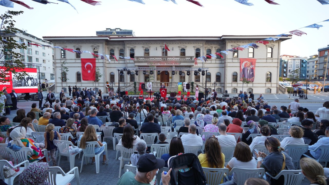 Beylikdüzü'nde Sivas Kongresi'nin 105. yıl dönümüne özel tören