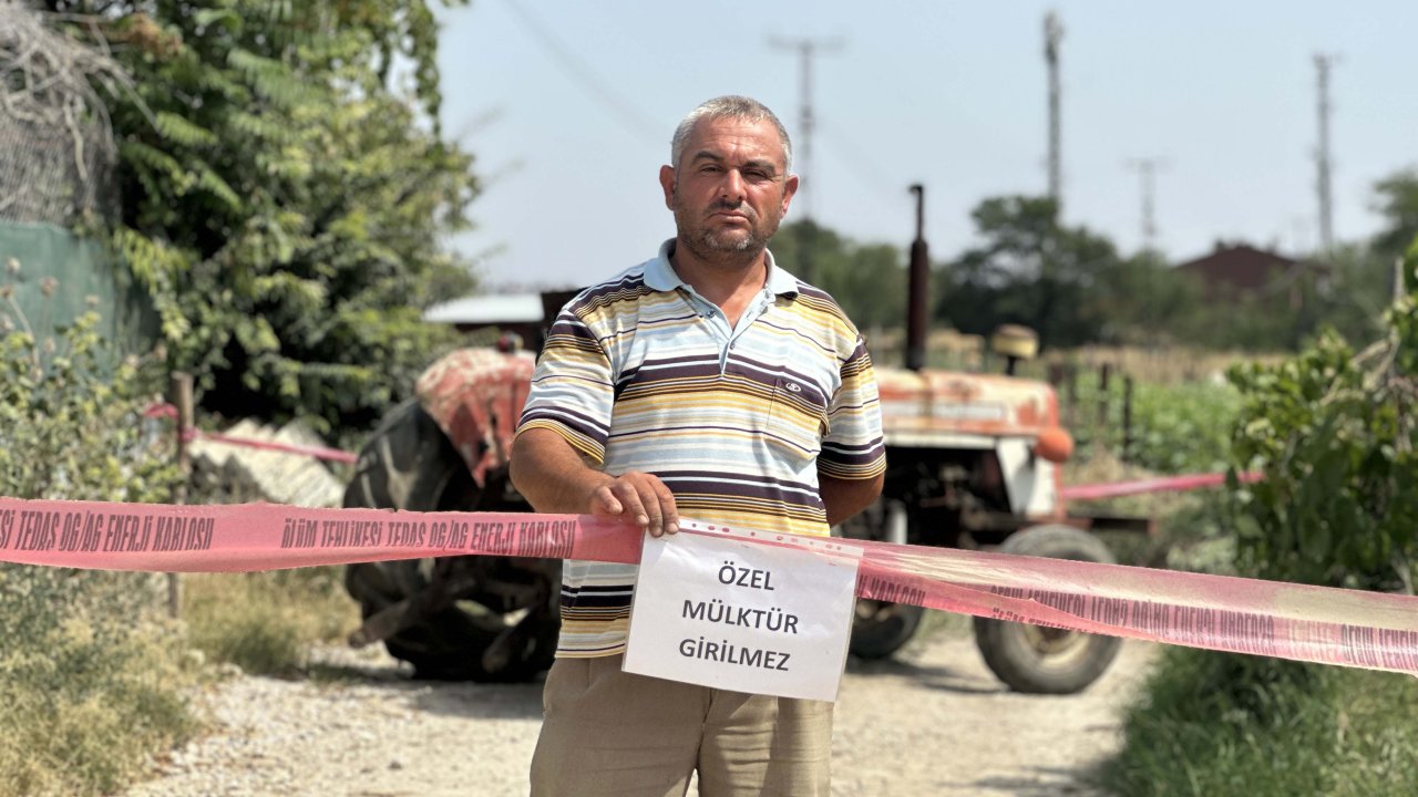 Tapulu arazisinin önündeki yola 'özel mülk' yazısı asıp kapattı!