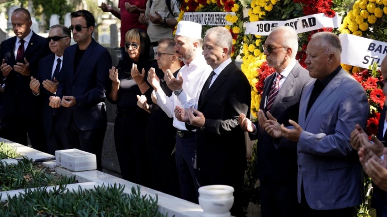 Metin Oktay vefatının 33. yılında kabri başında anıldı