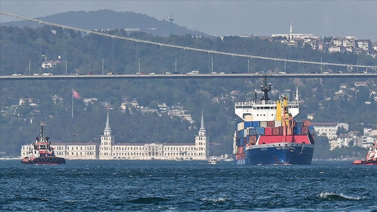 İstanbul'da Boğaz trafiği çift yönlü askıya alındı!