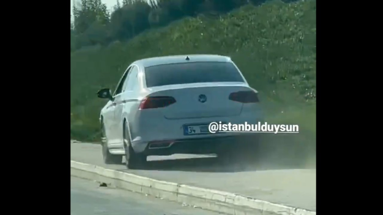 Aracını parçalayarak kaldırımdan giden sürücü şaşkınlık yarattı!