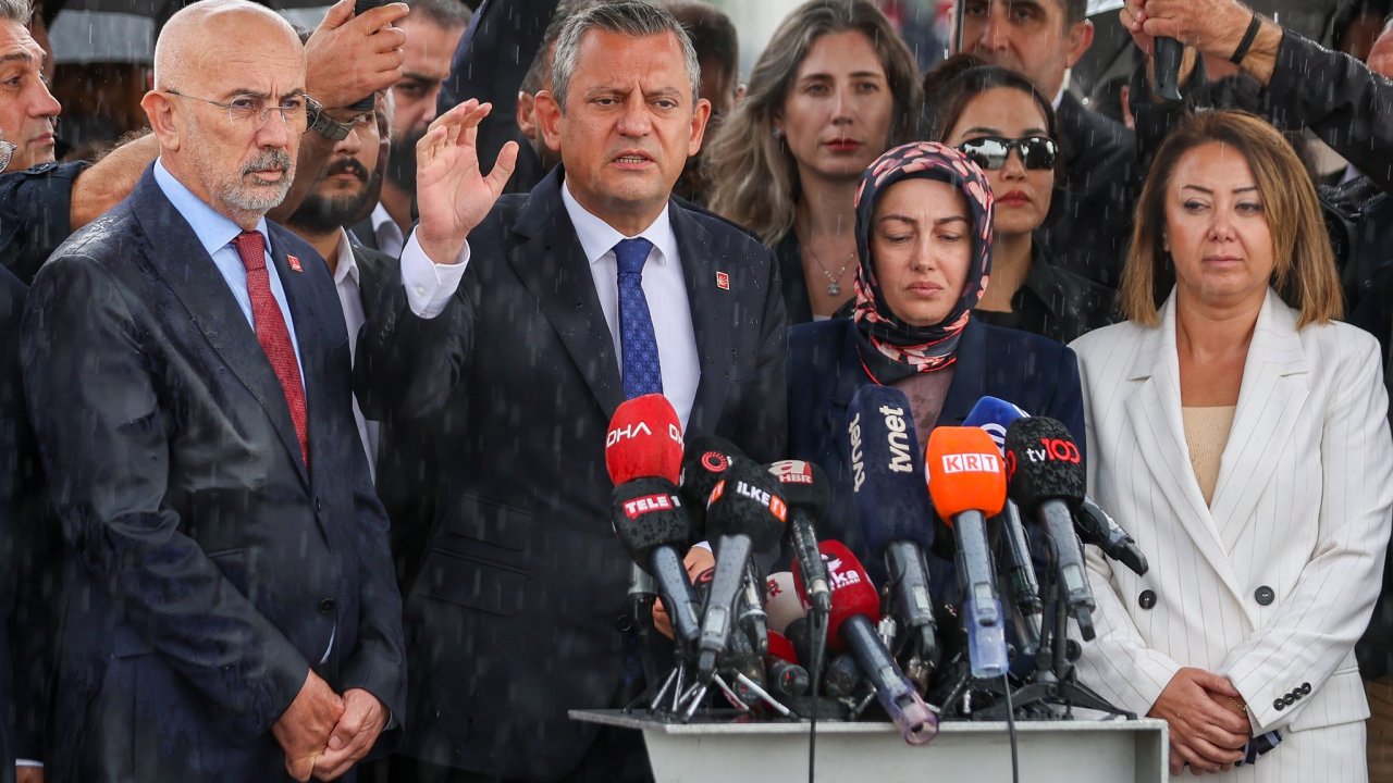 Özgür Özel'den Sinan Ateş davası açıklaması: 'Adalet o ikisi içeriye girince tecelli edecek'