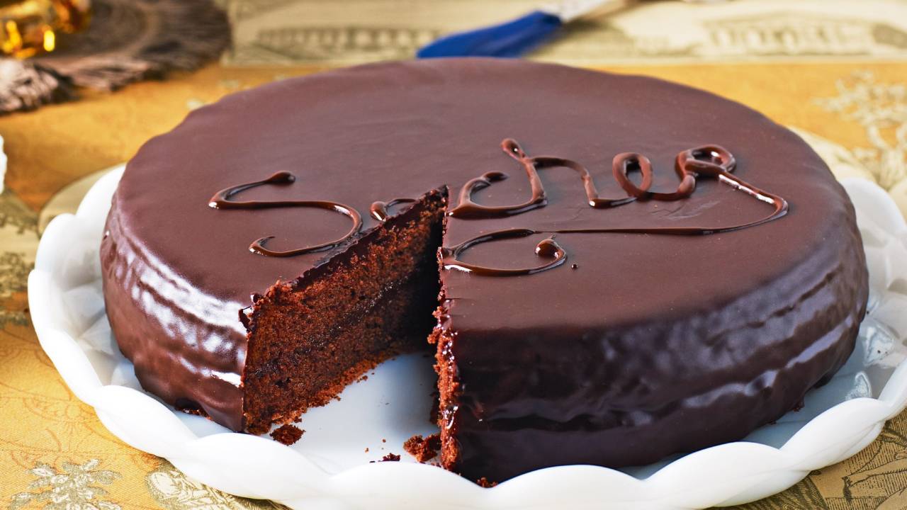 MasterChef Türkiye (16 Ekim 2024) sacher torte tarifi nedir? Sacher Torte içinde ne var?