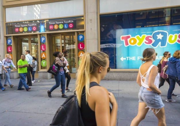 Toys`R`Us 180 mağazasını kapatıyor