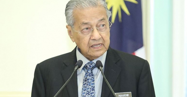 Malezya Başbakanı istifa etti!