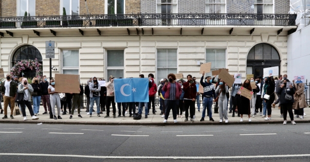 Uygur Türkleri için Londra'da protesto