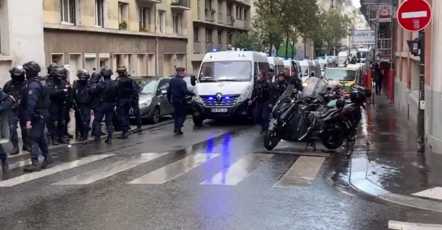 Paris'te bıçaklı saldırı:  3'ü ağır 4 yaralı