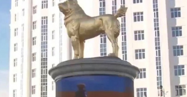 Başkente köpeğinin heykelini diktirdi