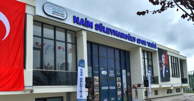 Esenyurt'un en büyük spor tesisine Naim Süleymanoğlu adı verildi