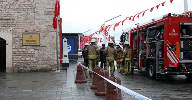 Taksim'deki Cumhuriyet Sanat Galerisi'nde yangın