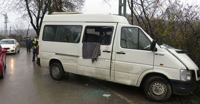 Şile'de kamyonetle minibüs kafa kafaya çarpıştı; 8 yaralı