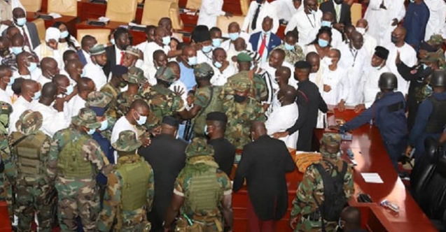 Gana parlamentosunda Meclis Başkanlığı kavgası: Ordu müdahalede bulundu