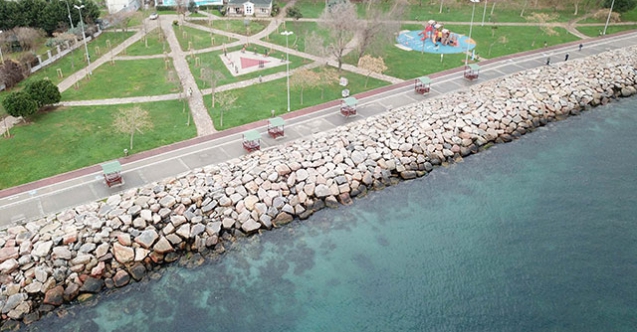 Kadıköy sahilinde tartışma yaratan çardaklar