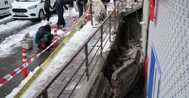 Gaziosmanpaşa'da istinat duvarı çöktü