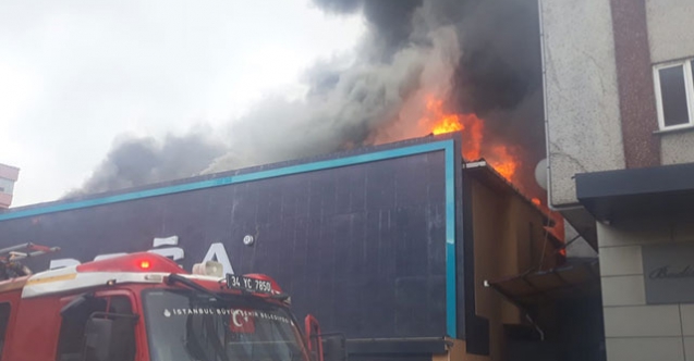 Ataşehir'de fabrikada yangın