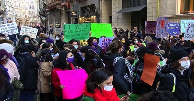 Beyoğlu'nda 8 Mart Kadınlar Günü yürüyüşü gerçekleştirildi