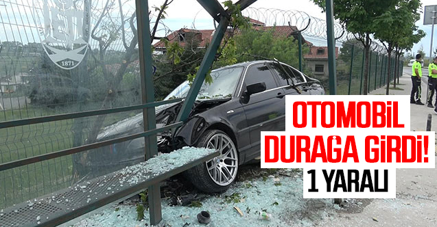 Arnavutköy'de otomobil otobüs durağına girdi: 1 yaralı