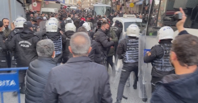 Gaziosmanpaşa'da pazar karıştı, polis müdahale etti