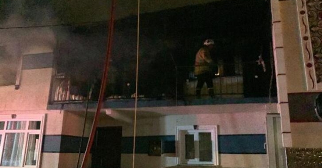 Beykoz'da 2 katlı binada çıkan yangın korkuttu