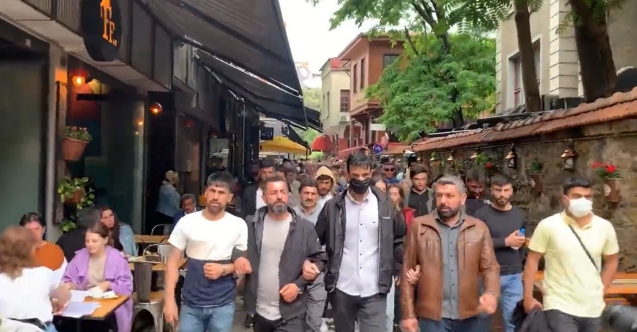Kadıköy'de provokasyon! PKK lehine slogan attılar: 34 gözaltı