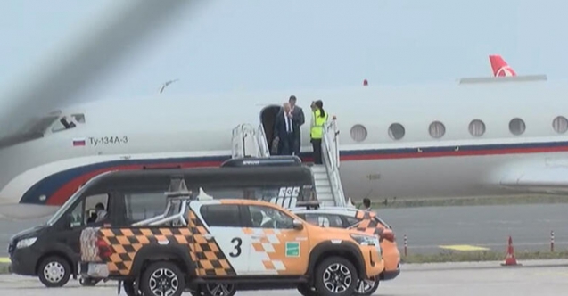 Rus heyeti taşıyan uçak İstanbul Havalimanı'na indi