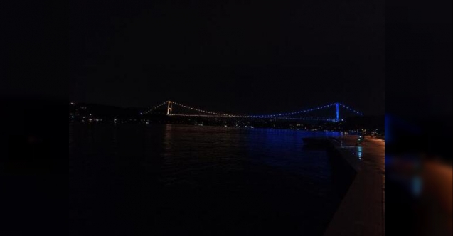 Fatih Sultan Mehmet Köprüsü Ukrayna'nın bağımsızlık günü için aydınlandı
