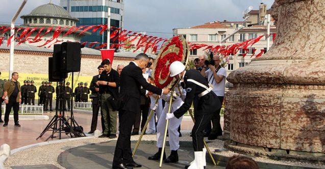 Taksim’de 30 Ağustos Zafer Bayramı töreni