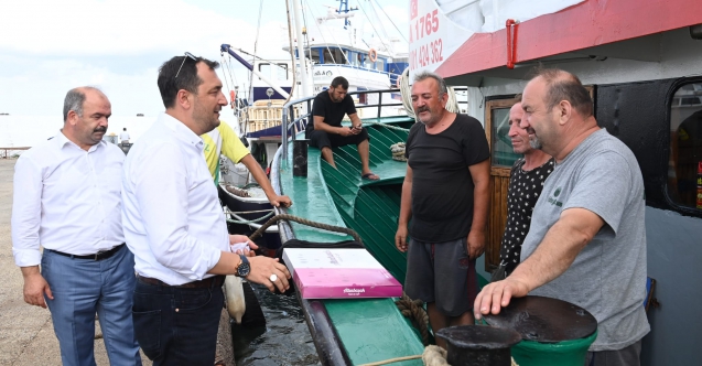 Başkan Yüksel av yasağı sona eren balıkçıları ziyaret etti