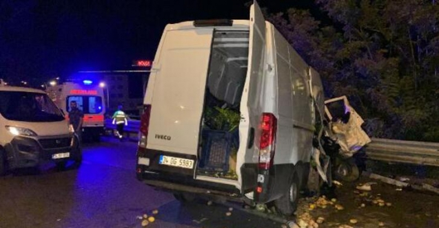 Pendik’te minibüs kamyonete çarptı: 1 ölü, 3 yaralı