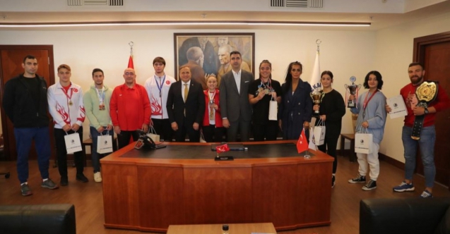Kartal’ın Gururu Şampiyon Sporculardan, Başkan Gökhan Yüksel’e Ziyaret