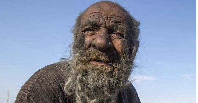 İran'da '50 yıldır yıkanmayan adam' 94 yaşında hayatını kaybetti