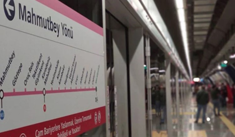 İstanbul'da metro arızasından dolayı seferler duraksadı